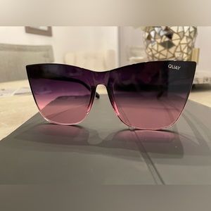 Black pink Quay Come Thru sunglasses